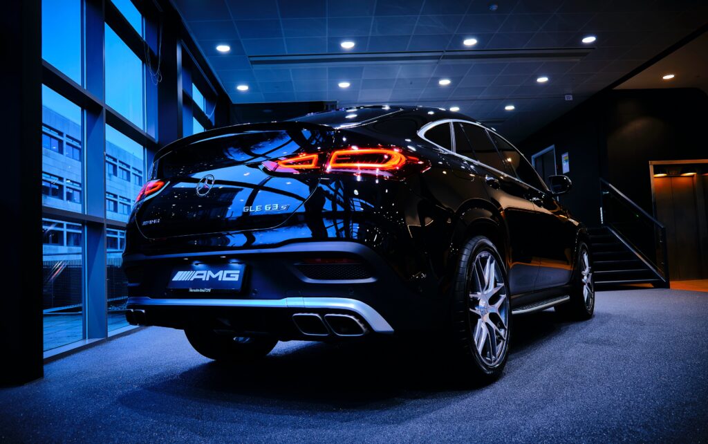 7 Latest Car Dealership Trends to Follow in 2023 2 car-dealership-trends